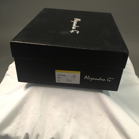 Alejandra G Ventura size 38 - Picture 7 of 7